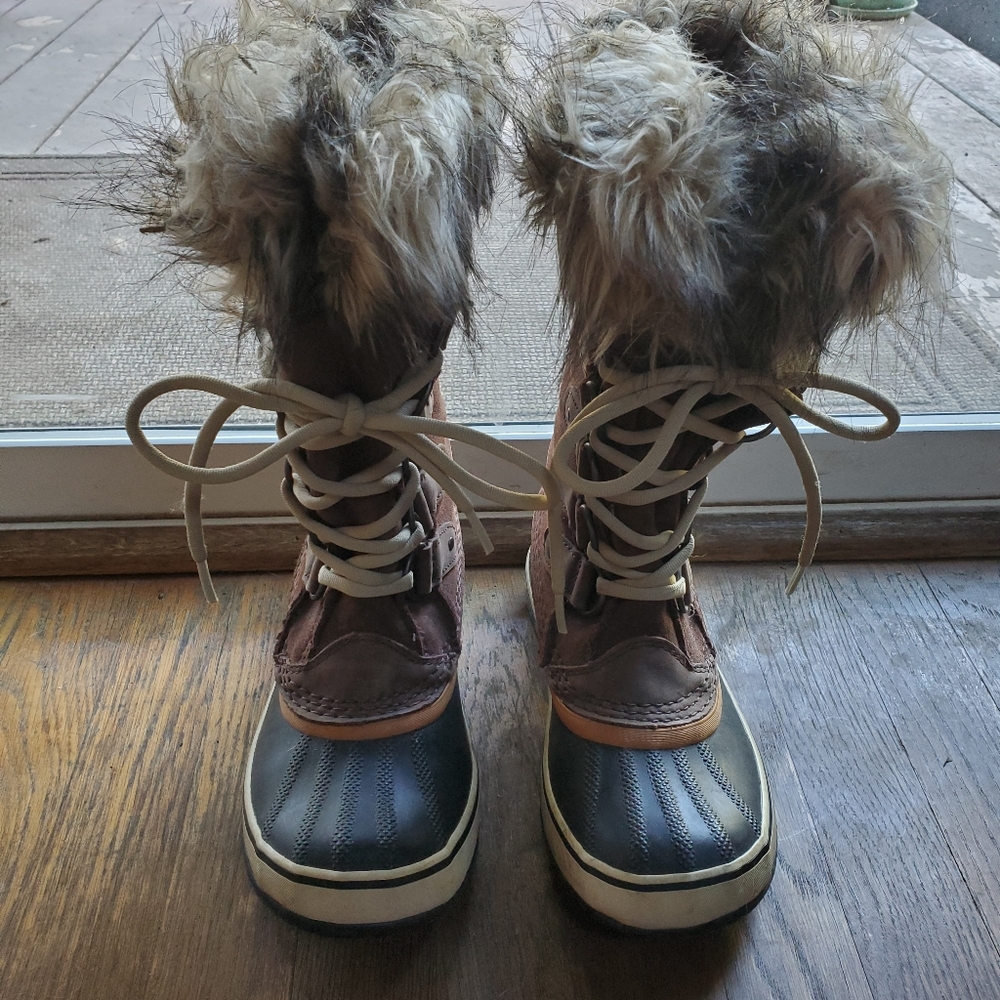 Sorel Joan of Arctic boots size 5